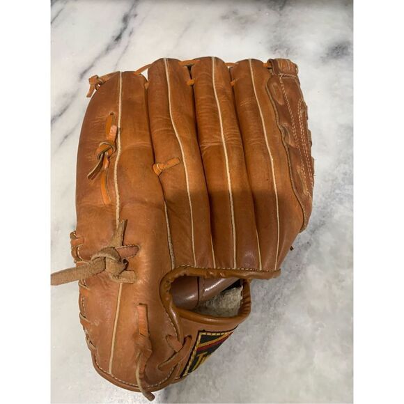 TwoThree Black Diamond 690 Baseball right handed glove - Picture 1 of 9